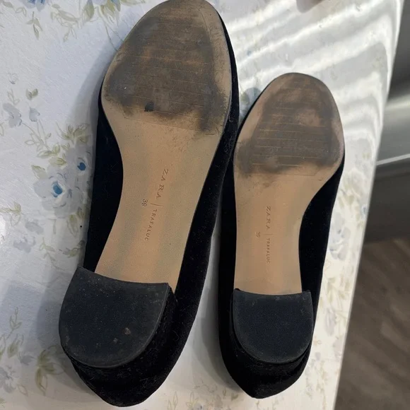 Zara Black Velvet Low Block Heel Flats with Pearl Bee Accent - Picture 5 of 5